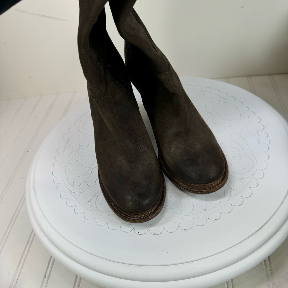 Vera Wang Chocolate Brown Leather Stack Heeled Bo… - image 3